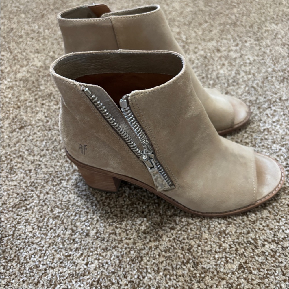 Frye Women's Brielle Peep Toe Bootie